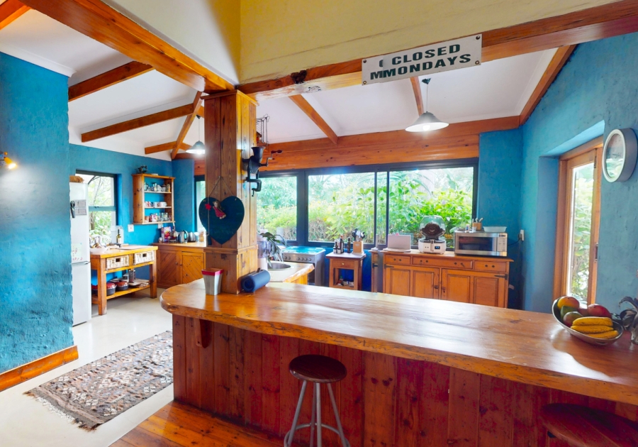 To Let 5 Bedroom Property for Rent in Rheenendal Western Cape